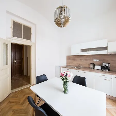 Boris' City Centre Apartman *